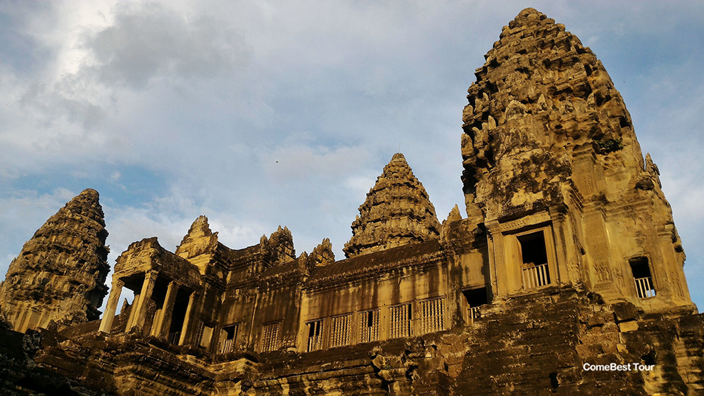 夕陽下的吳哥窟